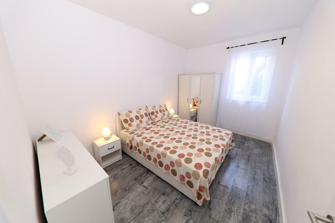 Apartman Dana ザダル エクステリア 写真